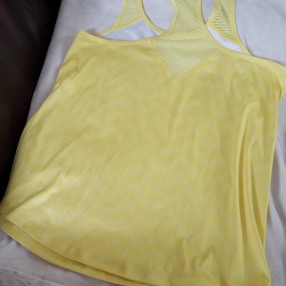 Tank tops x 2 - Picture 4 of 6